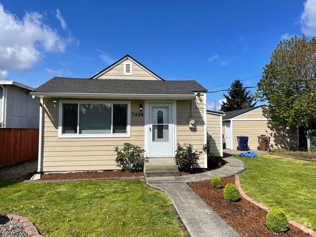 Building Photo - Adorable, Fresh South Tacoma Cottage w Det... Rental