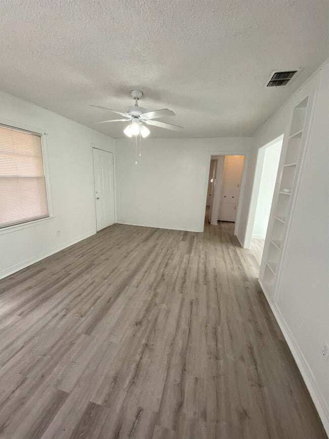 Photo - 3303 35th St