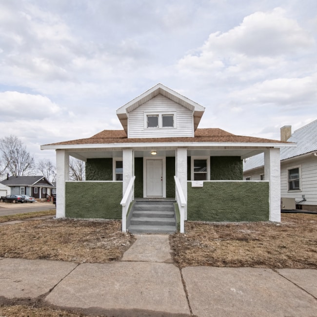 Building Photo - Updated 2-Bedroom Home in Marshalltown