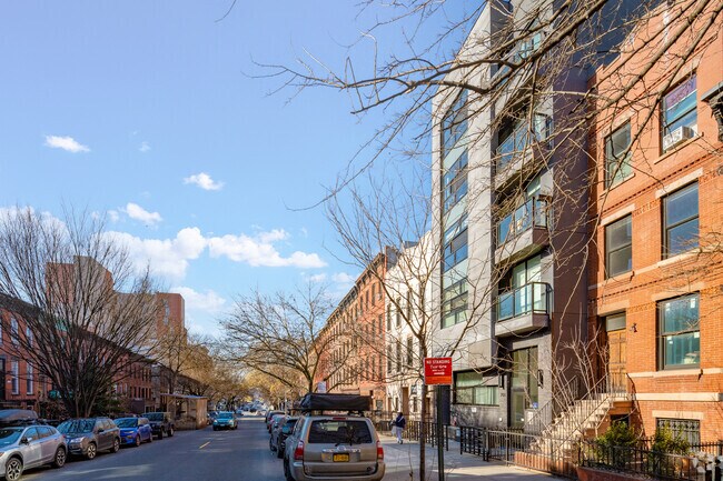 Photo - 701 Union St