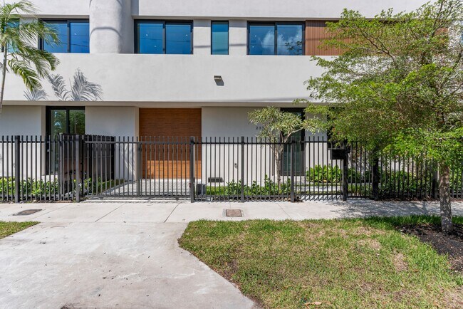 Photo - 2330 SW 36th Ave