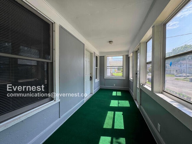 Building Photo - 1031 N Michigan St Rental