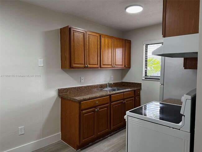 Photo - 1330 W 29th St Unit 25