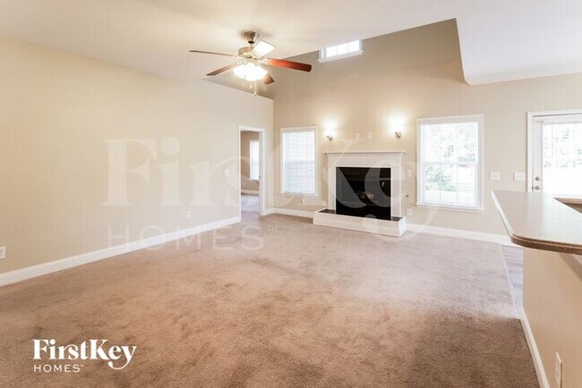 Photo - 122 Netherfield Dr