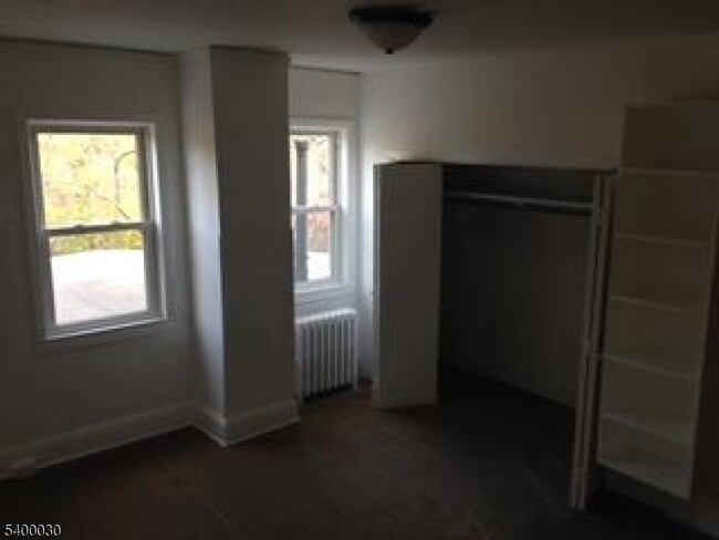 Photo - 169 Walnut St