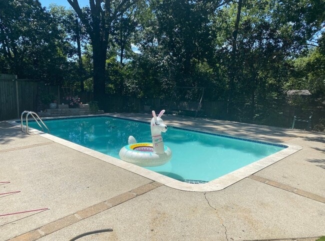 Photo - 615 W Meade Dr