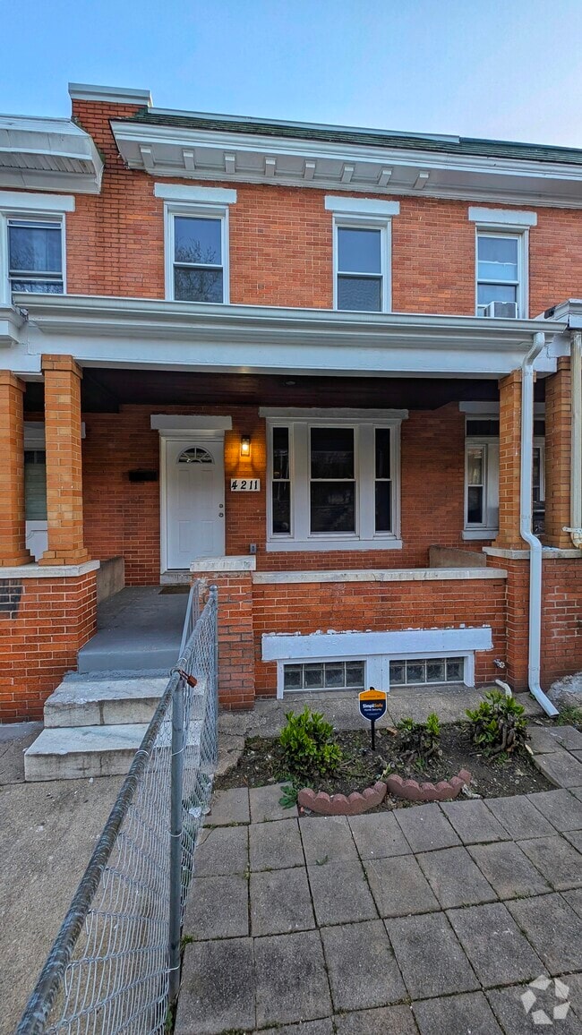Building Photo - 4211 Sheldon Ave Unit 1 Rental