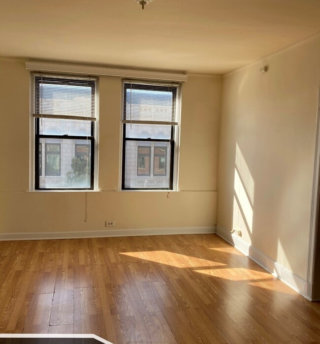 Photo - 3335 W Diversey Ave Unit 219