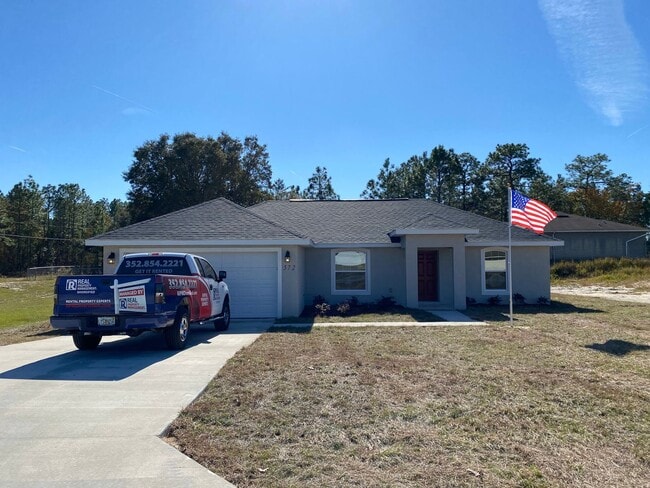 Building Photo - SW Ocala Neighborhood 3/2/2 **WON'T LAST**