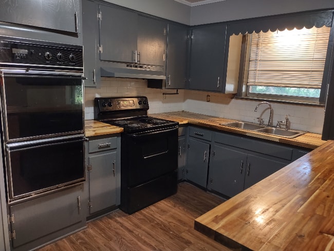 Photo - 304 Beasley St