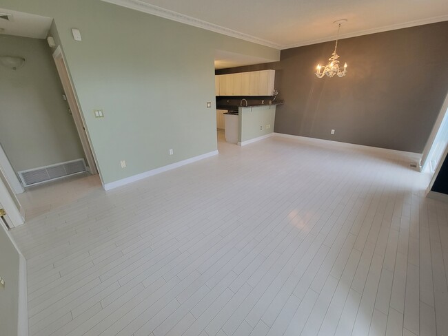 Photo - 1179 Summerside Dr SW