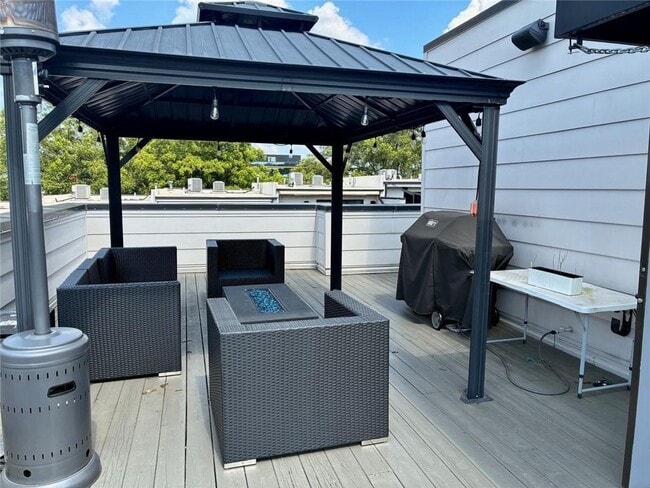 Photo - 623 Irwin St NE