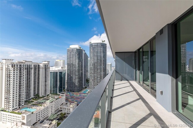 Photo - 1000 Brickell Plz Condominio Unidad 2804