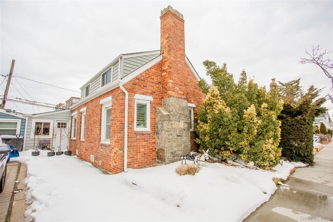 Building Photo - 105 Pacific Blvd