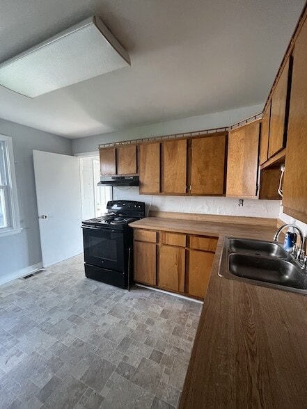Photo - 2423 Underwood St