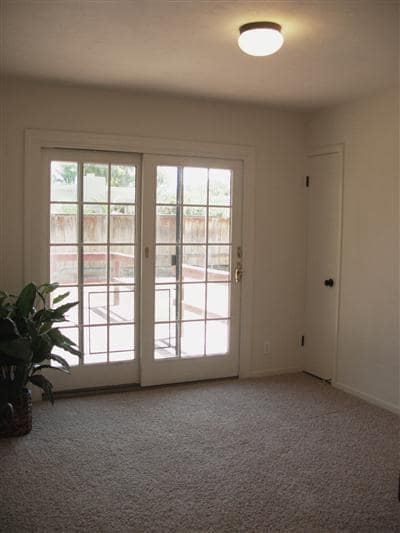 Photo - 606 Nottingham Way