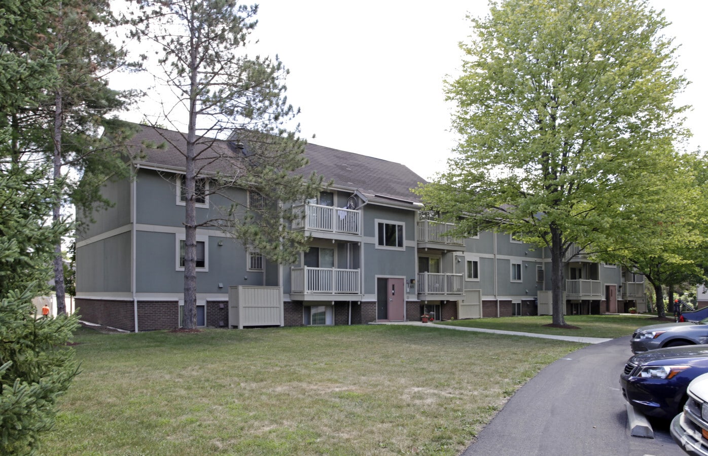 Hunter's Path Apartments - Hunter's Path Apartments