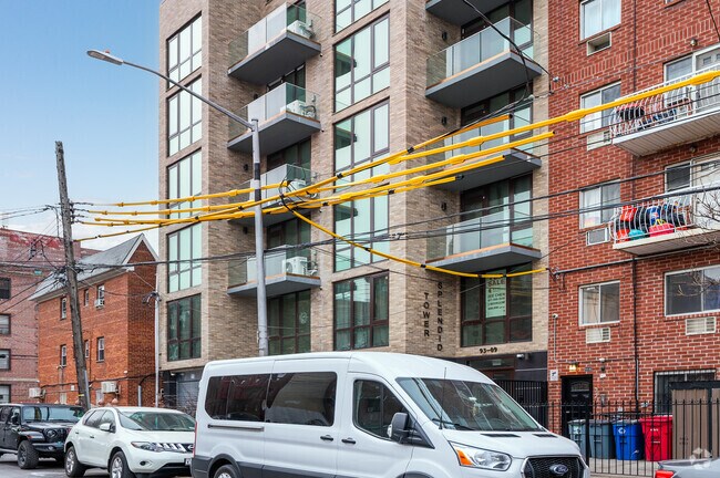 Photo - 93-09 Lamont Ave