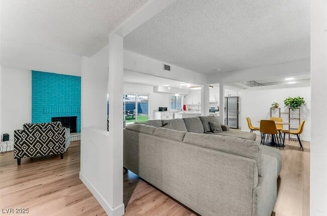 Photo - 4765 Monterrey Ave