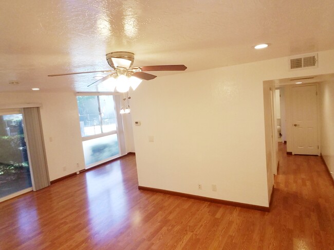 Living room - 181 Del Medio Ave Condo Unit 106