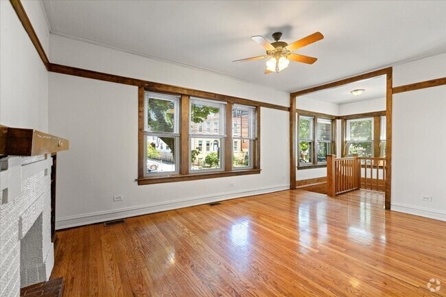 Building Photo - 3546 N Bosworth Ave Unit 1 Rental