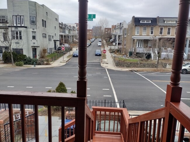 Photo - 1933 4th St NW