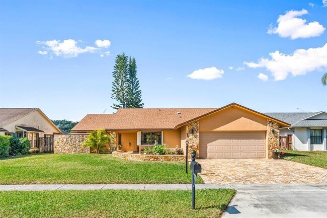 Building Photo - 19873 Court Of The Myrtles