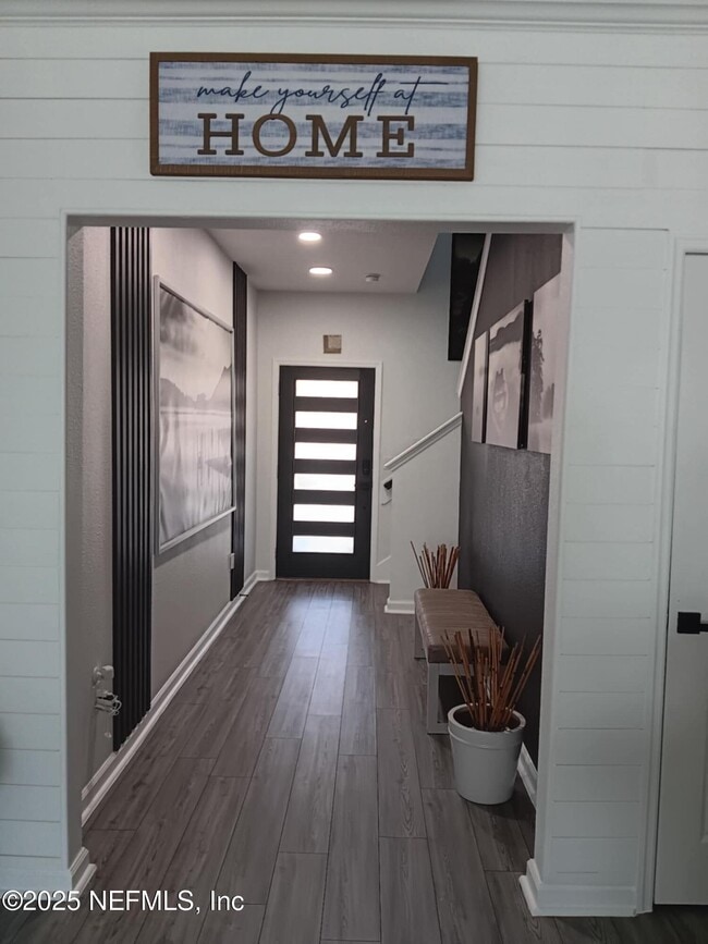 Photo - 467 Chandler Dr