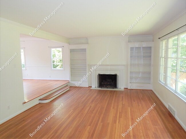 Photo - 1033 Scott Blvd