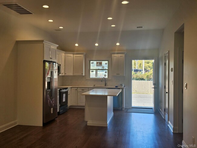 87 Community Rd