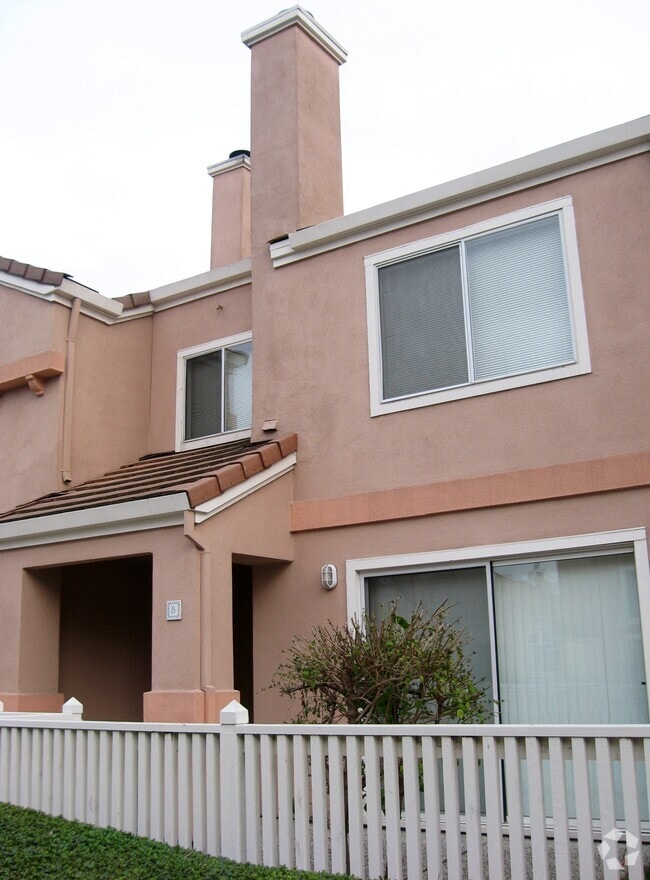 Building Photo - 6999 Rodling Dr Rental