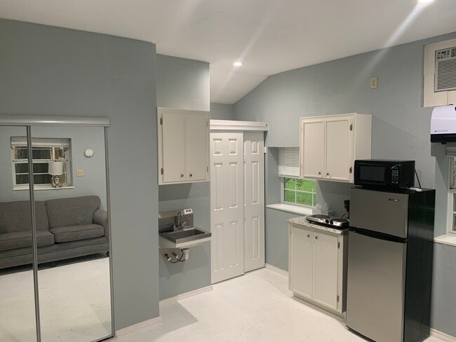 Building Photo - 22802 Whispering Willow Dr Unit Studio 1