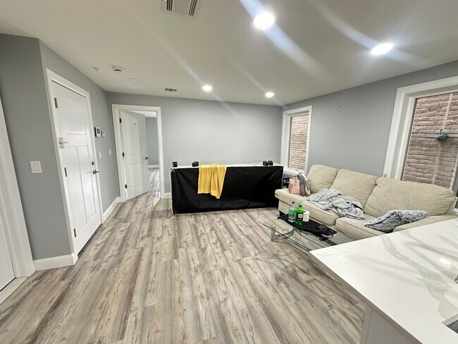 Photo - 514 43rd St Unit 2