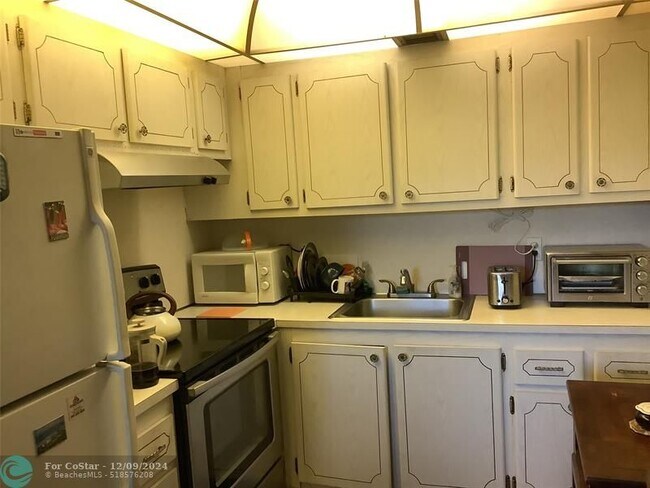 Photo - 3002 Cambridge A Unidad 3002