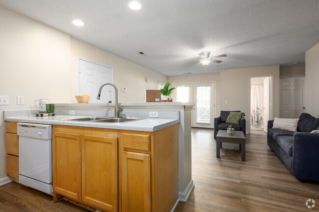 3BR, 2BA - 1122SF - Kitchen