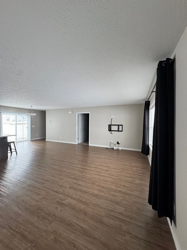 Photo - Modern Ranch Living in Heritage Estates