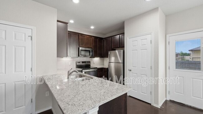 Photo - 1134 Renee Way