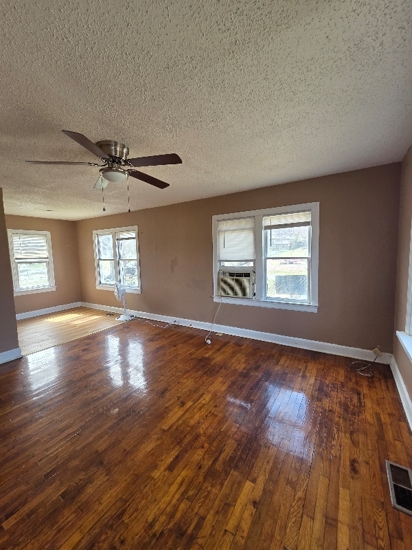 Photo - 2102 Woodrow St