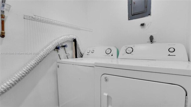 Photo - 2 bedroom in Hallandale FL 33009