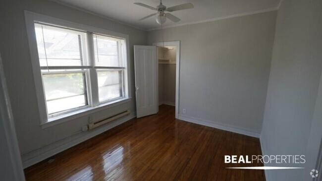 Building Photo - 2 bedroom in CHICAGO IL 60657 Unit 2B Rental