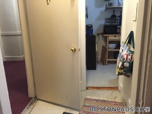 Building Photo - 1175 Boylston St Unit 11 Rental