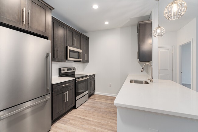 Riverview West Apartments