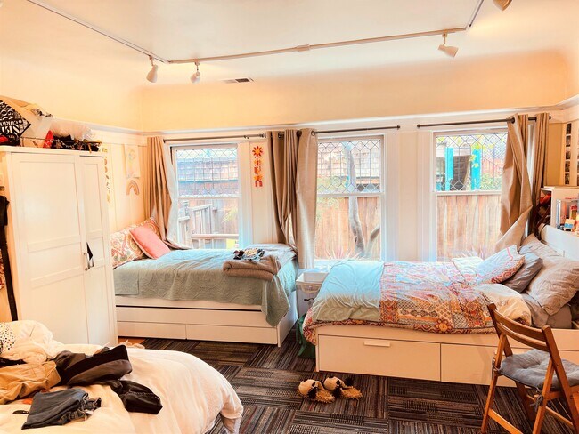 MOST BEDRMS FURNISHED - 2738 Parker St