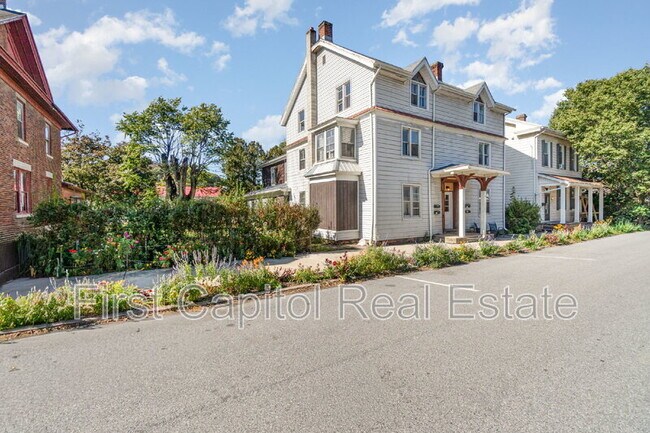 Photo - 149 N 2nd St Unit Apt B