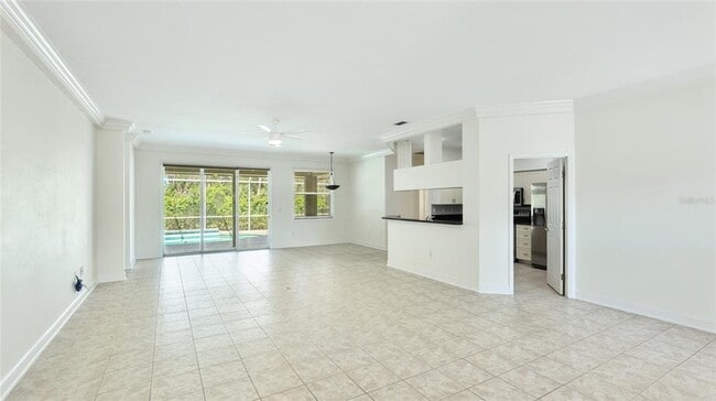 Photo - 534 Oak Bay Dr