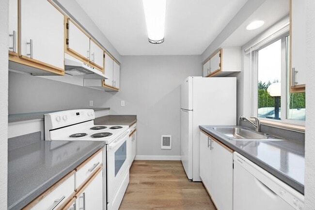 Photo - INCREDIBLE 2-bed/1.5bath Town House! Get i...