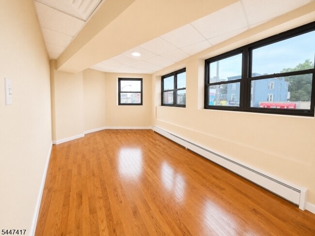 Photo - 191 Bloomfield Ave