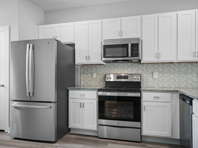 Photo - Large 3 story townhome near beach with community POOL and GYM!