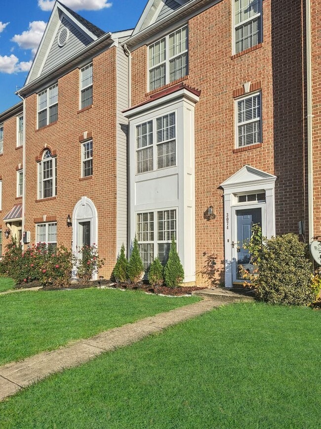 Photo - 3074 Esser Pl