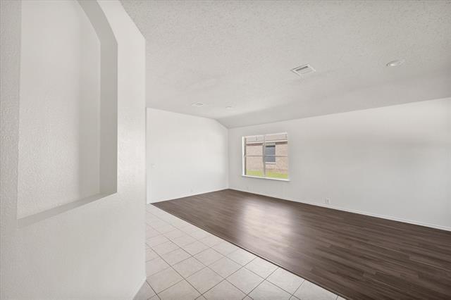 Photo - 1406 Anglican Dr